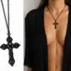 N3330 Collier femme court pendentif croix métal noir artisanal - Bijoux colliers femmes en ligne Ninanina