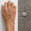 N3400a Chaine de main fleur acier inoxydable - bracelet bague argenté - Bijoux de mains femmes en ligne Ninanina