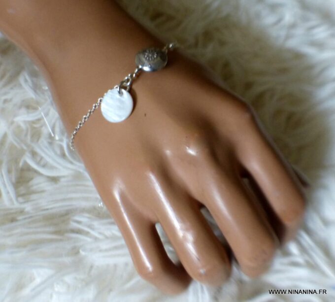 N3445c Bracelet argent nacre perle fleur plate et pendentif rond - Bijoux Bracelets en ligne Ninanina