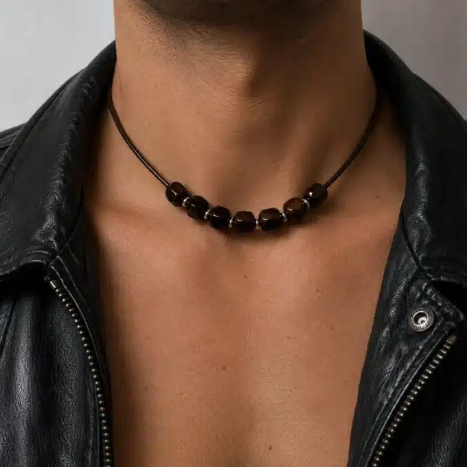 N3675a Collier homme perles en bois carrées marron sur cordon cuir - Bijoux colliers hommes Ninanina