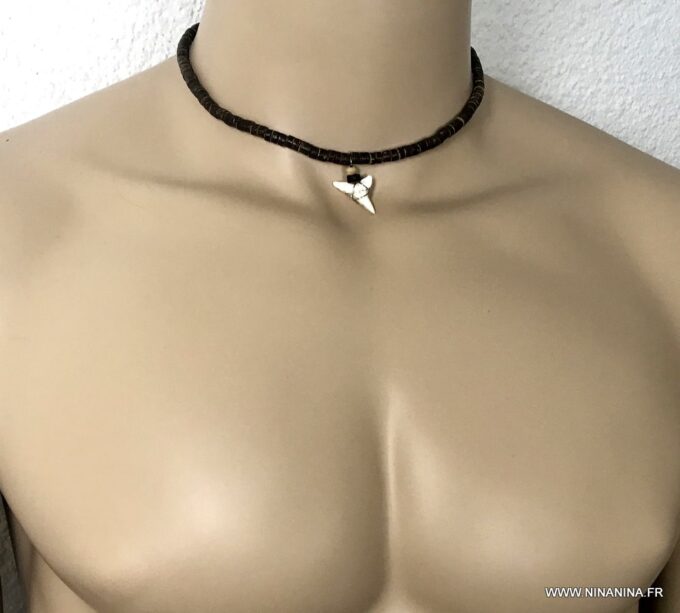 N3757b Collier dent de requin homme rondelles bois coco - Bijoux Colliers en ligne Ninanina