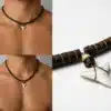 N3757b Collier dent de requin homme rondelles bois coco - Bijoux colliers hommes en ligne Ninanina