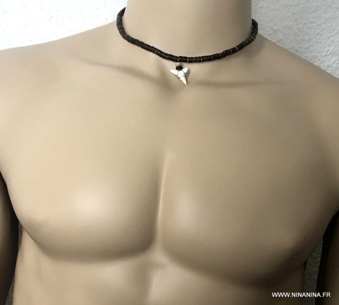 N3757f Collier dent de requin homme rondelles bois coco - Bijoux Colliers en ligne Ninanina