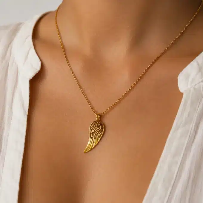 N3789 Collier femme pendentif aile d'ange Acier inoxydable doré filigrané - Bijoux colliers femmes en ligne Ninanina