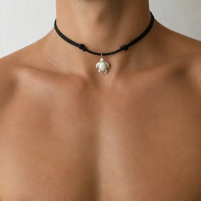 N3811 Collier pendentif tortue blanc cassé sur cordon coton réglable - Bijoux colliers hommes en ligne Ninanina