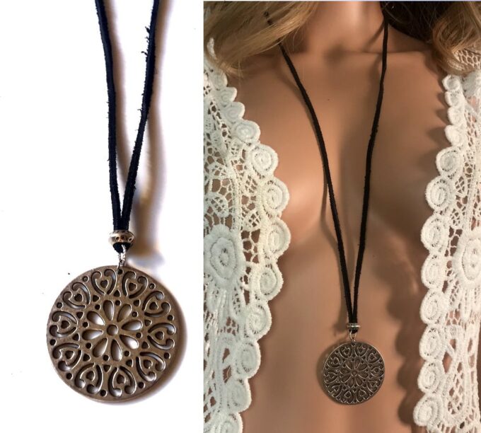 N3845 Collier fantaisie long femme lacet pendentif argenté - Bijoux Colliers en ligne Ninanina