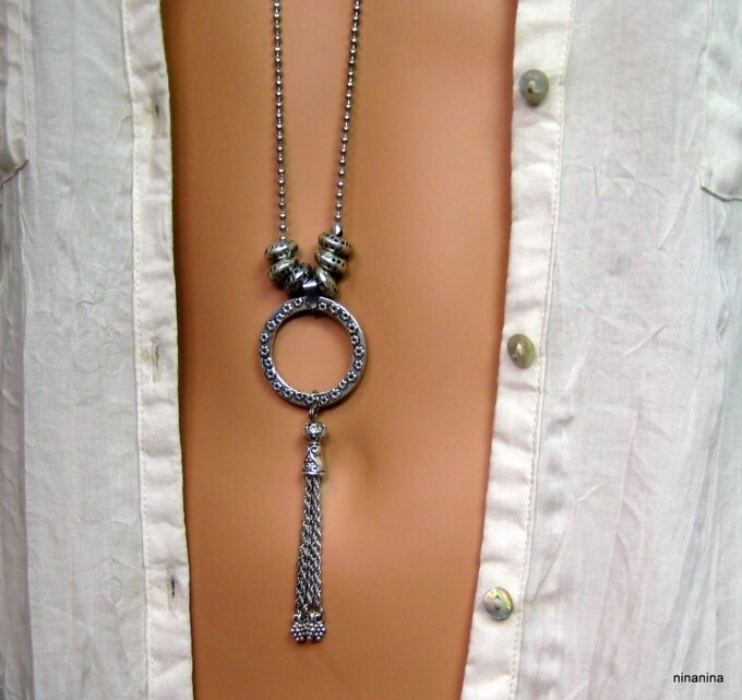 N3869h collier long pompon métal argent