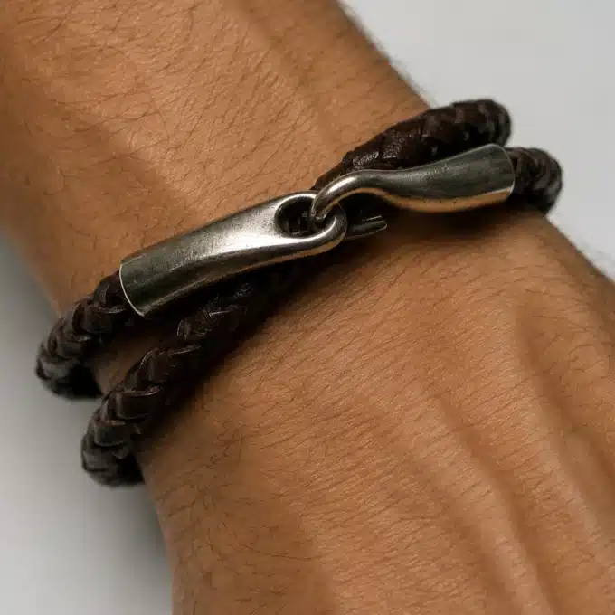 N3921a Bracelet 2 tours cuir tressé et fermoir crochet argenté - Bijoux bracelets hommesen ligne Ninanina