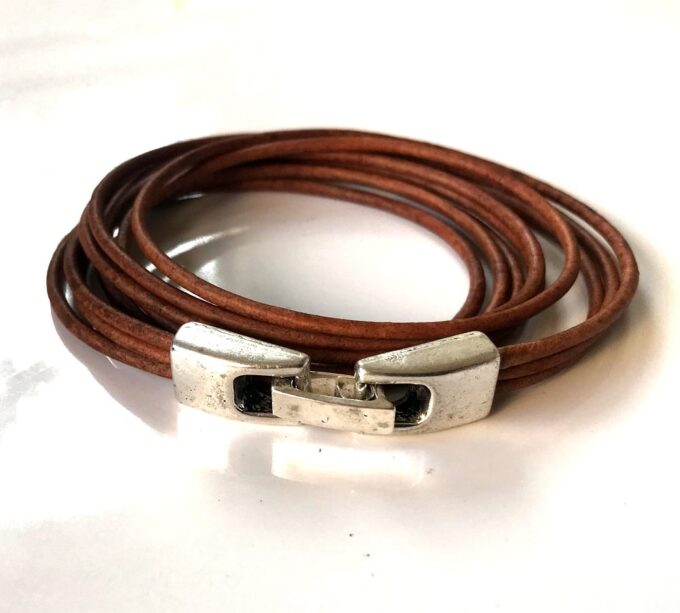 N3925 Bracelet plusieurs tours cordon cuir et métal argenté - Bijoux Bracelets en ligne Ninanina