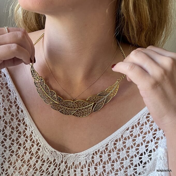 N3931c Collier Plastron Femme Or Feuilles En Métal Doré - Bijoux Colliers Femmes en ligne Ninanina