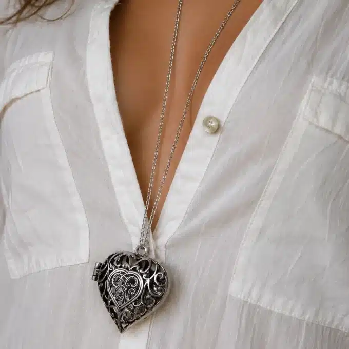 N3954a Collier avec gros coeur porte photo - Sautoir métal argent - Bijoux colliers femmes en ligne Ninanina