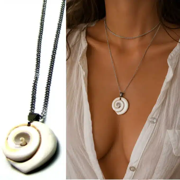 N3961c Sautoir avec coquillage blanc et rond forme spirale - collier femme - Bijoux colliers femmes en ligne Ninanina