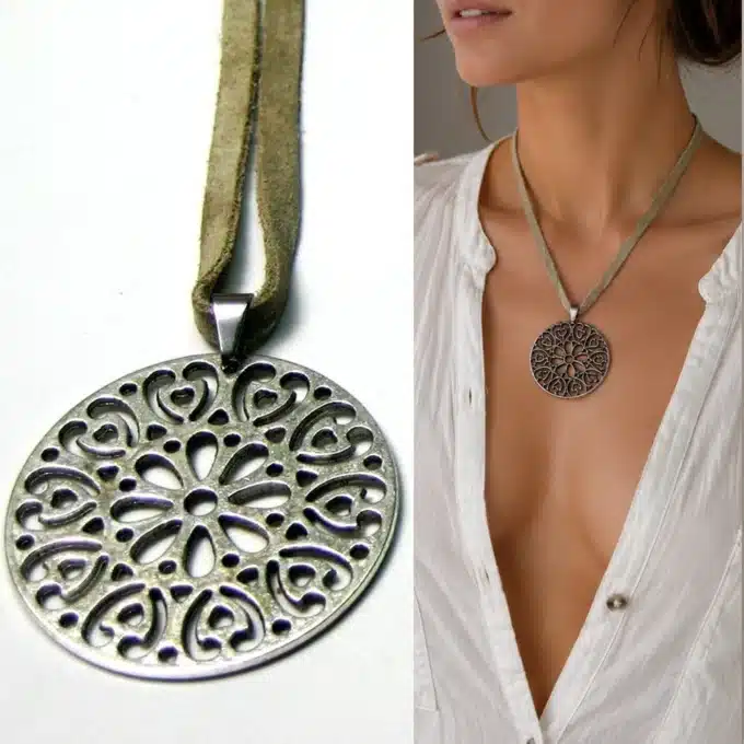 N3993 Collier femme pendentif filigrané argenté cordon daim réglable - Bijoux colliers femmes en ligne Ninanina