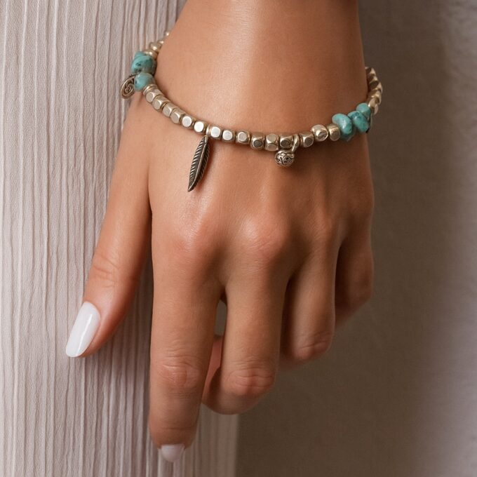N4007E Bracelet femme boheme chic fait main en perles argentées et turquoises naturelles - Bijoux bracelet boheme chic en ligne