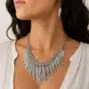 N4043a Collier Plastron ailes d ange argentées boucles d'oreilles assorties - Bijoux colliers femmes en ligne Ninanina