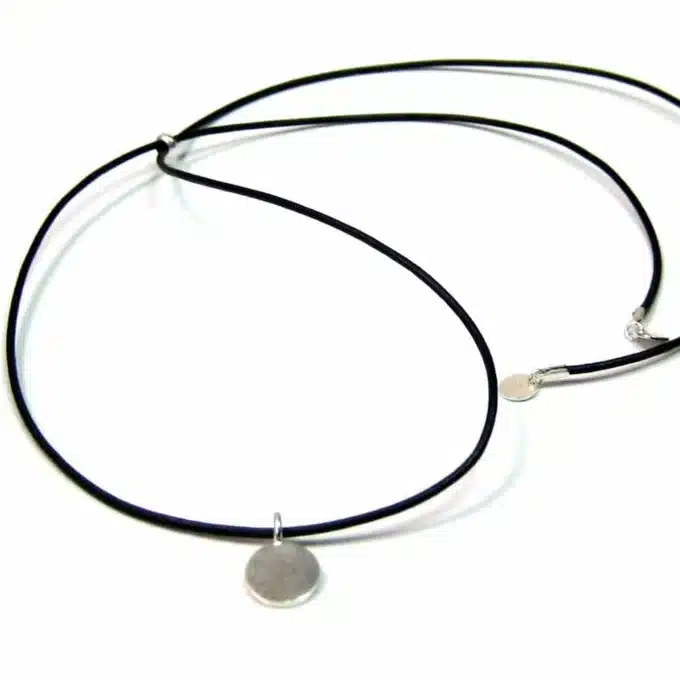 N4139a Collier De Dos Original Cordon Cuir Artisanal - Médaille Ronde Argent 925 massif - Bijoux Colliers femmes en ligne Ninanina