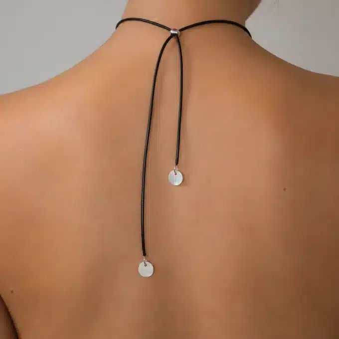 N4141a Collier de dos pendentif rond nacre blanche cordon cuir - Bijoux colliers femmes en ligne Ninanina