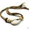 N4148 bracelet cordon daim et coquillage grain de café (2)