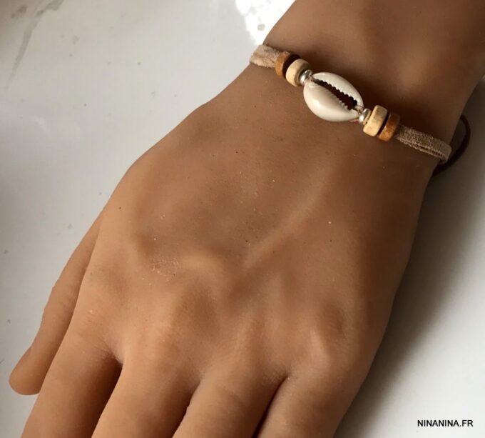 N4148d Bracelet avec coquillage cauri Argent 925 sur cordon homme - Bijoux Bracelets en ligne Ninanina