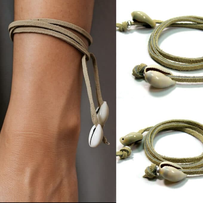 N4149c Bracelet multi tours femme artisanal cauris blancs sur lacet en daim naturel et perle Argent 925 massif - Bijoux Bracelets boheme chic en ligne Ninanina