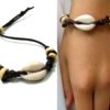 N4168 Bracelet coquillage Cauri blanc femme – Cordon coton ciré réglable fait main en France - Bijoux bracelets cauris en ligne Ninanina