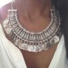 N4215 Collier Plastron ethnique breloques pièces argenté - Bijoux Colliers ethniques en ligne Ninanina