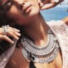 N4215b Collier Plastron ethnique breloques pièces argenté - Bijoux Colliers ethniques en ligne Ninanina