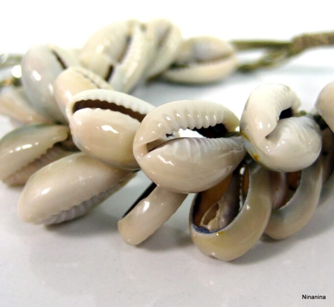 N4240e bracelet de cheville cordon coquillage grain de café