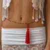 N4263b Chaine de taille perles multicolores pompon rouge boheme chic - Bijoux de corps femmes en ligne Ninanina