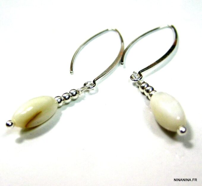 N4301e Boucles D oreilles Argent 925 massif Artisanales pour Femme - Pendentif forme Goutte en Nacre Blanche - Bijoux d'oreille en ligne Ninanina