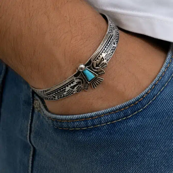 N4314a Bracelet Manchette Thunderbird argenté et howlite turquoise - Bijoux bracelets en ligne Ninanina
