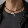 N4408b Collier pendentif queue de baleine Acier inoxydable homme cuir - Bijoux colliers hommes en ligne Ninanina