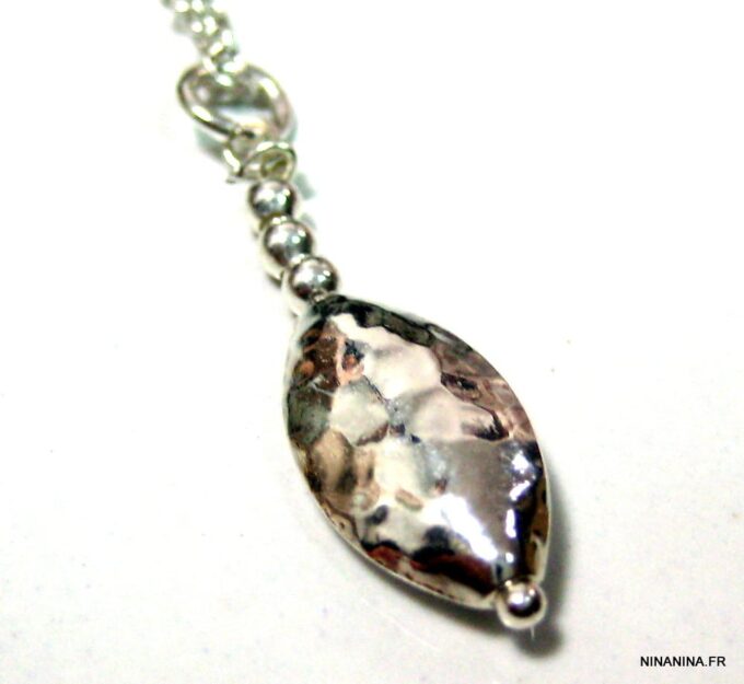 N4411a_collier_mi-long_goutte_argent_massif_martele