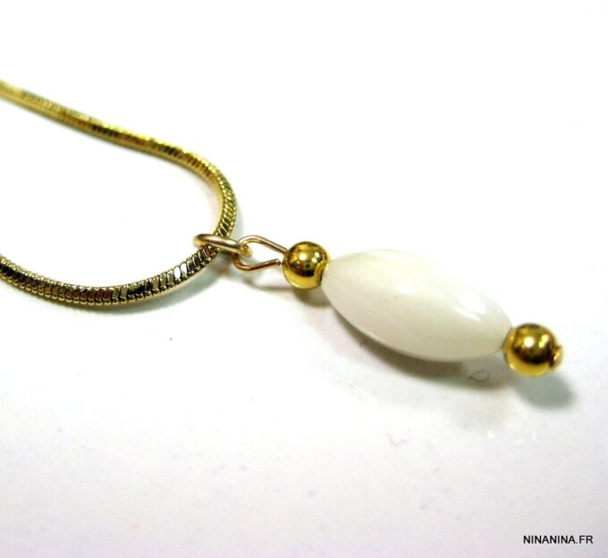 N4415g_collier_goutte_nacre_et_chaine_serpent_plaque_or (1)