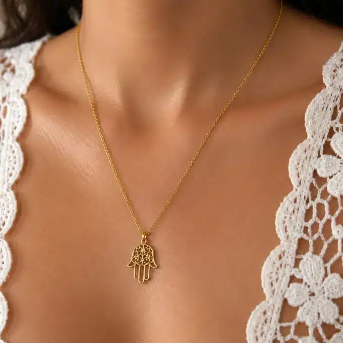 N4417 Collier femme pendentif main de fatma acier inoxydable doré - Bijoux colliers femmes en ligne Ninanina