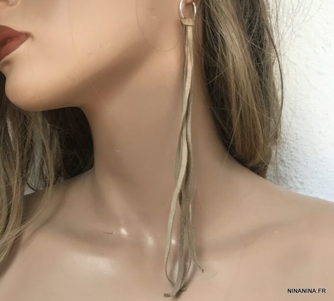 N4443e Boucles d'oreilles cuir long cordon daim naturel - Bijoux Boucles d'oreilles en ligne Ninanina