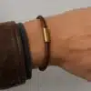 N4505d Bracelet homme cuir fermoir cylindrique Acier doré aimanté - Bijoux bracelets hommes en ligne Ninanina