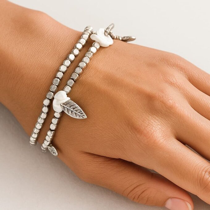 N4547c Bracelet double tour artisanal en perles carrées argentées et nacre blanche pour femme - Bijoux Bracelets boheme chic en ligne Ninanina