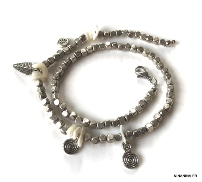 N4549a Bracelet cheville boheme chic double tours nacre blanche - Bijoux de pied en ligne Ninanina