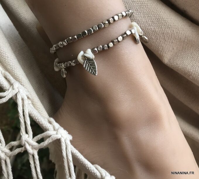 N4549b Bracelet cheville boheme chic double tours nacre blanche - Bijoux de pied en ligne Ninanina