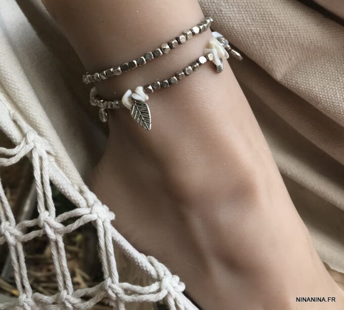 N4549g Bracelet cheville boheme chic double tours nacre blanche - Bijoux de pied en ligne Ninanina