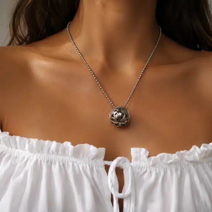 N4613b Collier grosse boule ciselée femme chaine maille bille argentée - Bijoux colliers femmes en ligne Ninanina