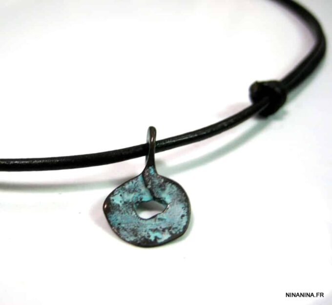 N4631a collier ethnique cuir disque turquoise bronze