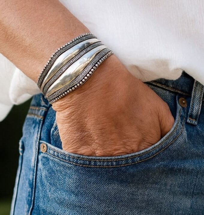 N4733b Bracelet tibétain porte bonheur manchette deux rangs pour femme - Bijoux Bracelets en ligne Ninanina