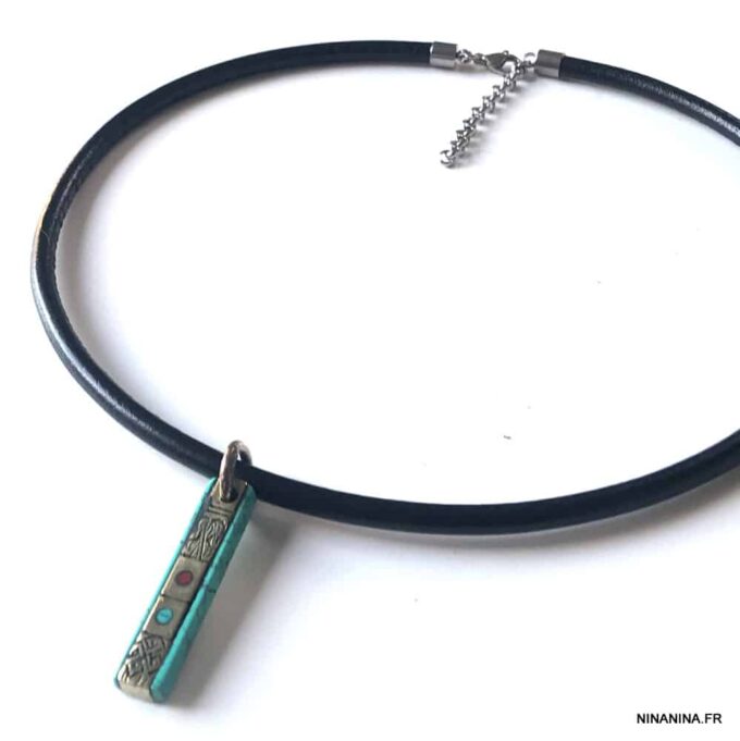 N4741 Collier tibetain turquoise amulette cordon cuir - Bijoux Colliers en ligne Ninanina