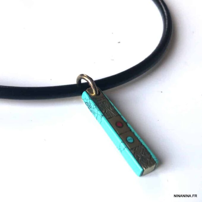 N4741b Collier tibetain turquoise amulette cordon cuir - Bijoux Colliers en ligne Ninanina