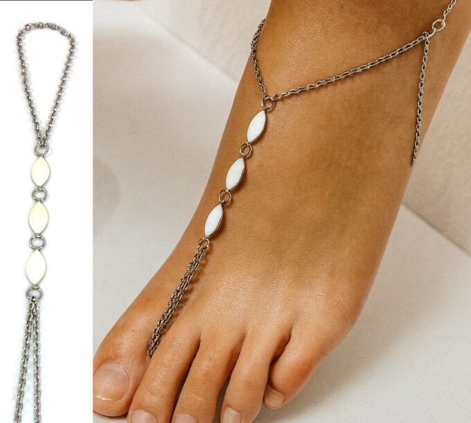 N4805b Chaine de pied femme Acier inoxydable losanges blancs émaillés artisanal - Bijoux de pieds en ligne Ninanina