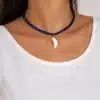N4816 Collier lapis lazuli femme pendentif dent de requin nacre blanche - Bijoux colliers femmes en ligne Ninanina