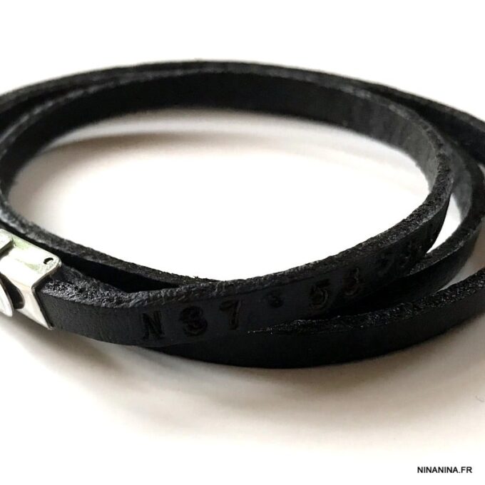 N4827e Bracelet coordonnées gps homme gravés sur lacet cuir - Bijoux Bracelets personnalises en ligne Ninanina