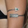 N4882d Bracelet de biceps flèche métal argenté howlite verte - Bijoux Bracelets en ligne Ninanina